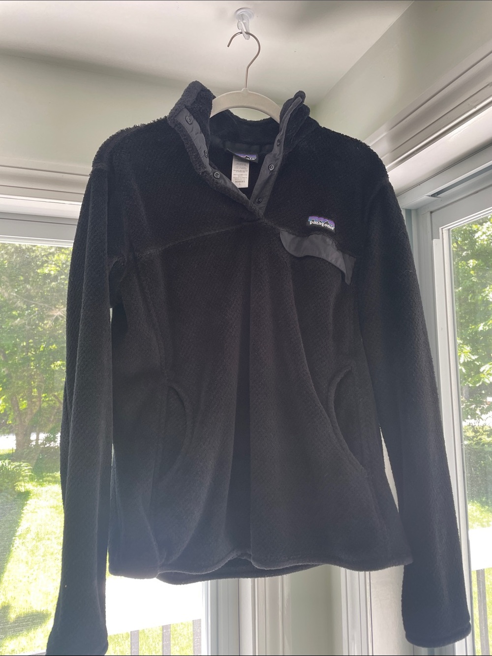 Patagonia Black Women’s Fleece Snap Pullover